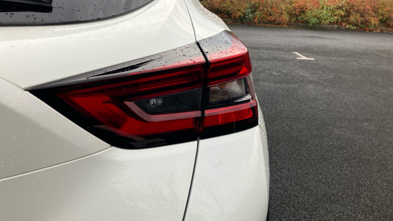 Nissan Juke 1.6 Hybrid Tekna+ 5dr Auto Hybrid Hatchback